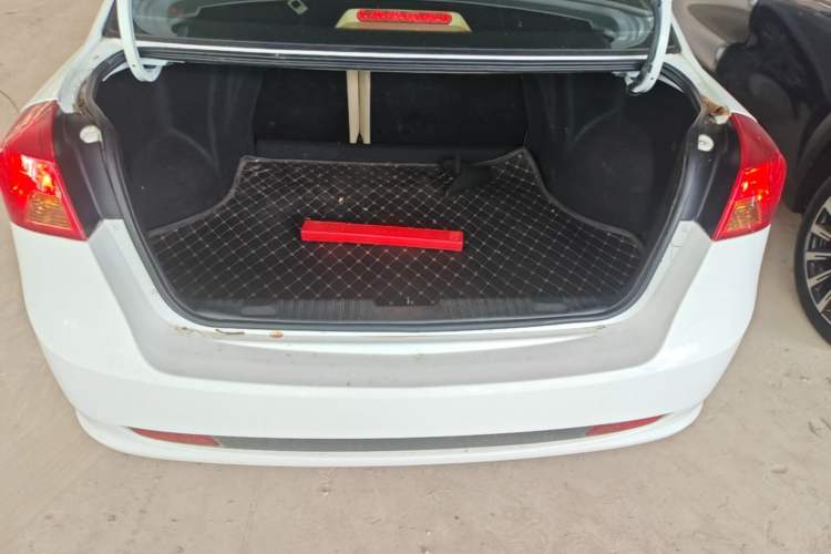Used Buick Excelle 2013 1.5L Automatic Classic Model Trunk
