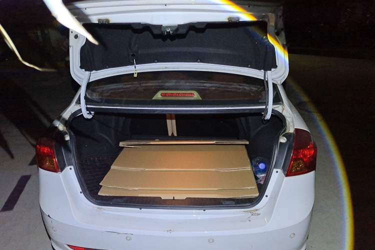 Used Buick Excelle 2013 1.5L Manual Classic Model Trunk
