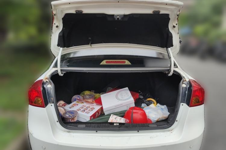 Used Buick Excelle 2013 1.5L Automatic Classic Model Trunk
