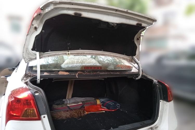 Used Buick Excelle 2013 1.5L Automatic Classic Model Trunk