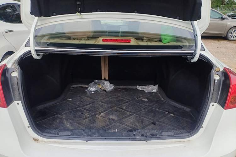 Used Buick Excelle 2013 1.5L Manual Luxury Model Trunk