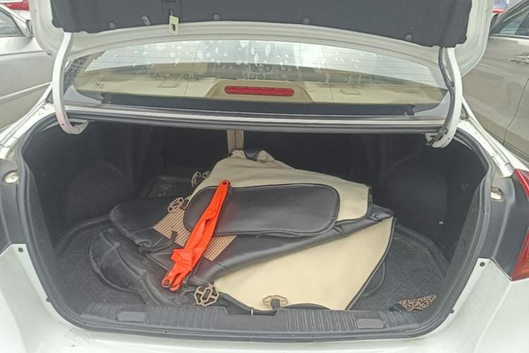 Used Buick Excelle 2013 1.5L Automatic Classic Model Trunk