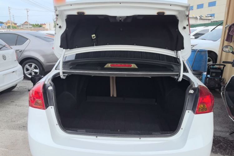Used Buick Excelle 2013 1.5L Automatic Classic Model Trunk