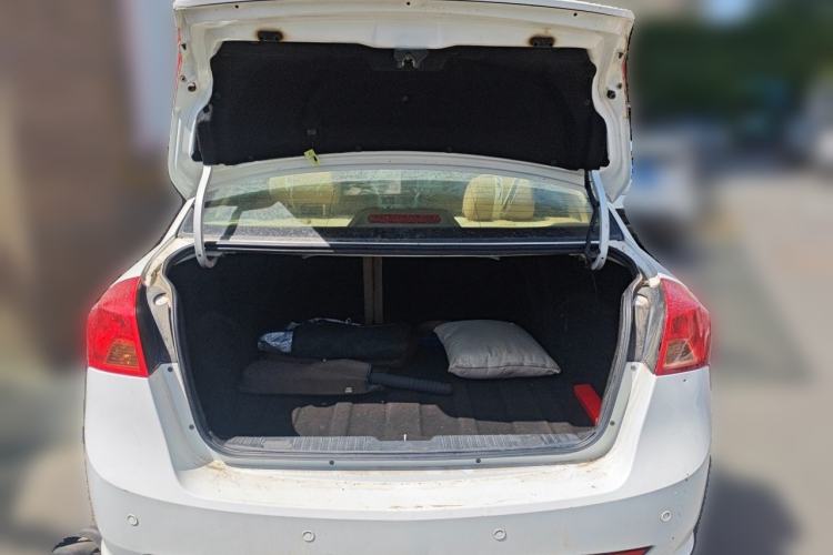 Used Buick Excelle 2013 1.5L Manual Classic Model Trunk