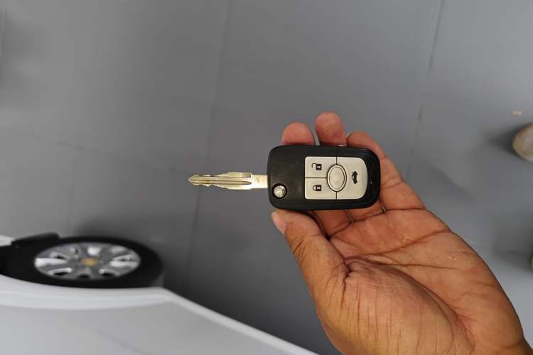Used Buick Excelle 2013 1.5L Automatic Classic Model Vehicle Key