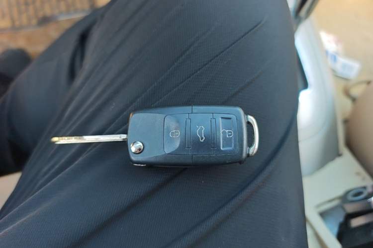 Used Buick Excelle 2013 1.5L Automatic Classic Model Vehicle Key