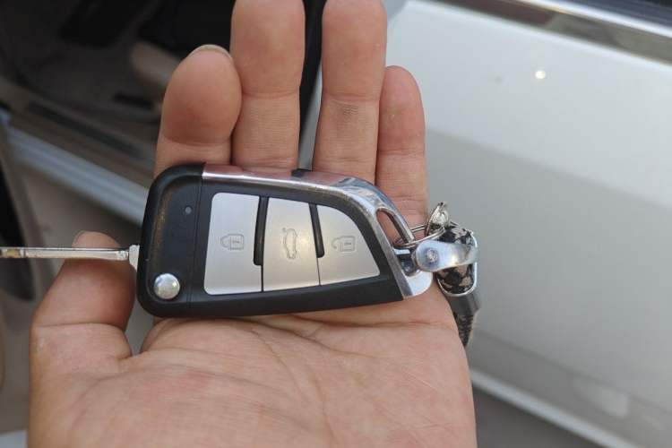 Used Buick Excelle 2013 1.5L Automatic Classic Model Vehicle Key