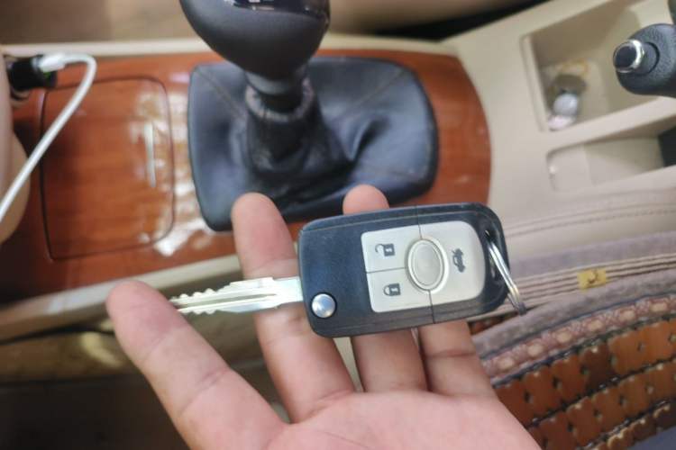 Used Buick Excelle 2013 1.5L Manual Luxury Model Vehicle Key