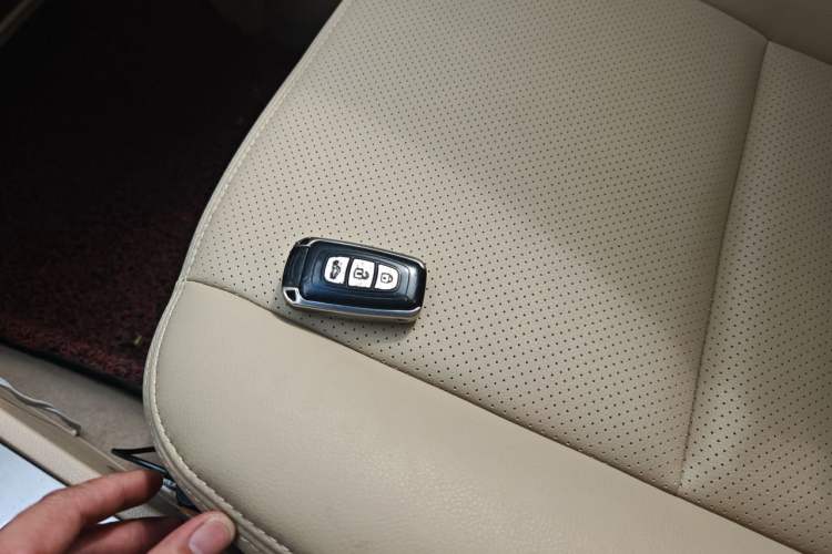 Used Buick Excelle 2013 1.5L Automatic Classic Model Vehicle Key