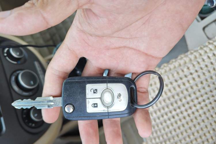 Used Buick Excelle 2013 1.5L Automatic Classic Model Vehicle Key