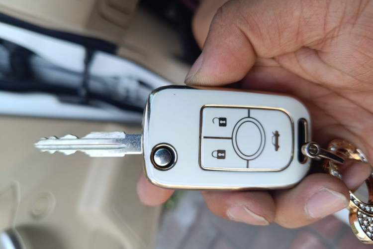 Used Buick Excelle 2013 1.5L Automatic Classic Model Vehicle Key