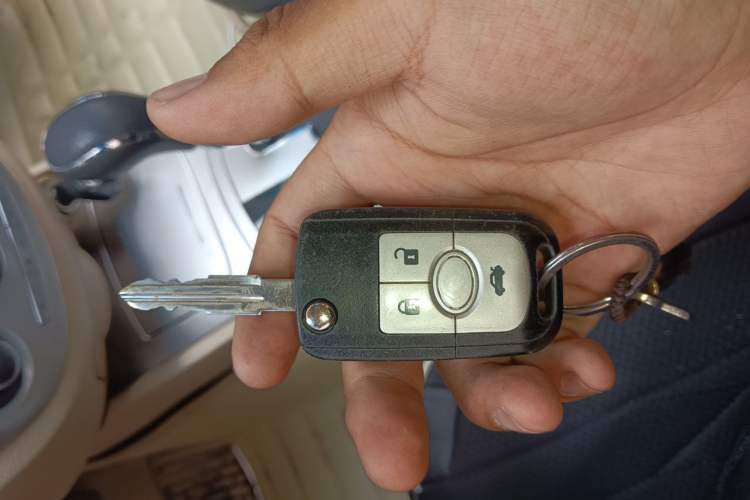 Used Buick Excelle 2013 1.5L Automatic Classic Model Vehicle Key
