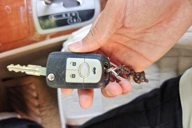 Used Buick Excelle 2013 1.5L Automatic Luxury Model Vehicle Key