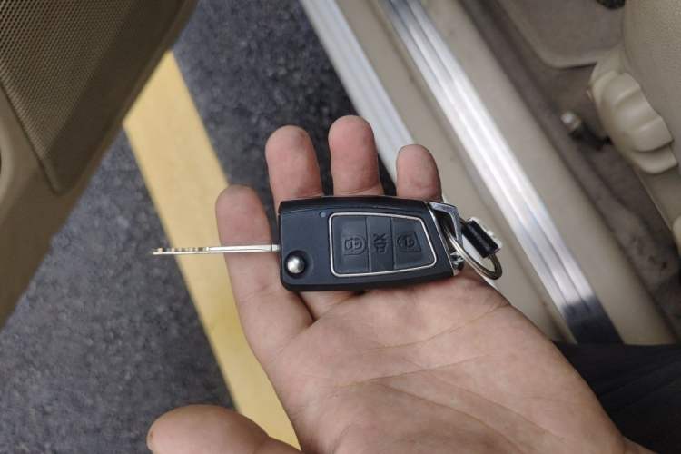 Used Buick Excelle 2013 1.5L Manual Classic Model Vehicle Key