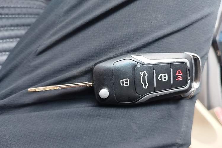 Used Buick Excelle 2013 1.5L Manual Classic Model Vehicle Key