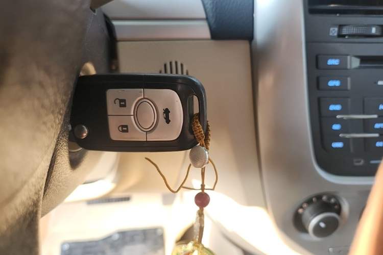 Used Buick Excelle 2013 1.5L Automatic Classic Model Vehicle Key