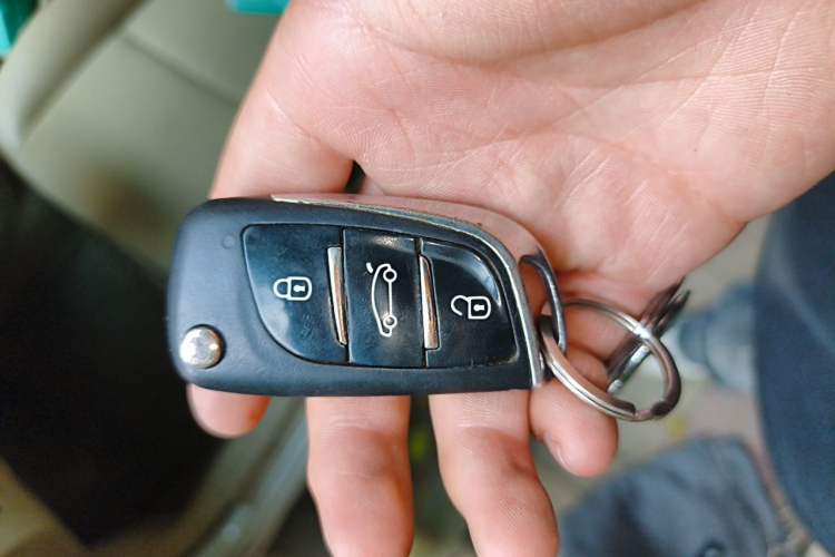 Used Buick Excelle 2013 1.5L Manual Classic Model Vehicle Key