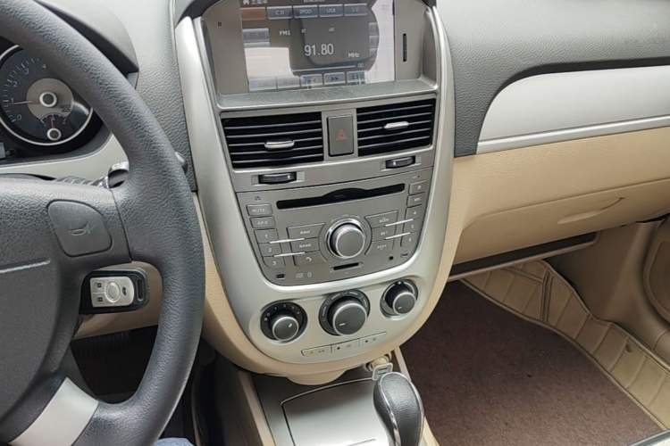 Used Buick Excelle 2013 1.5L Automatic Classic Model Audio And AC Panel