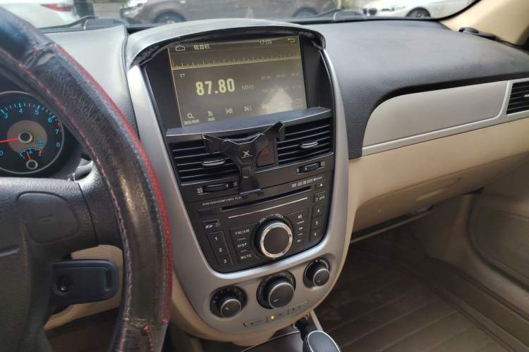 Used Buick Excelle 2013 1.5L Automatic Classic Model Audio And AC Panel
