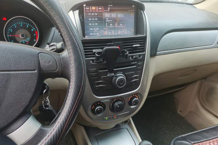 Used Buick Excelle 2013 1.5L Manual Classic Model Audio And AC Panel