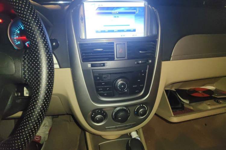 Used Buick Excelle 2013 1.5L Automatic Classic Model Audio And AC Panel