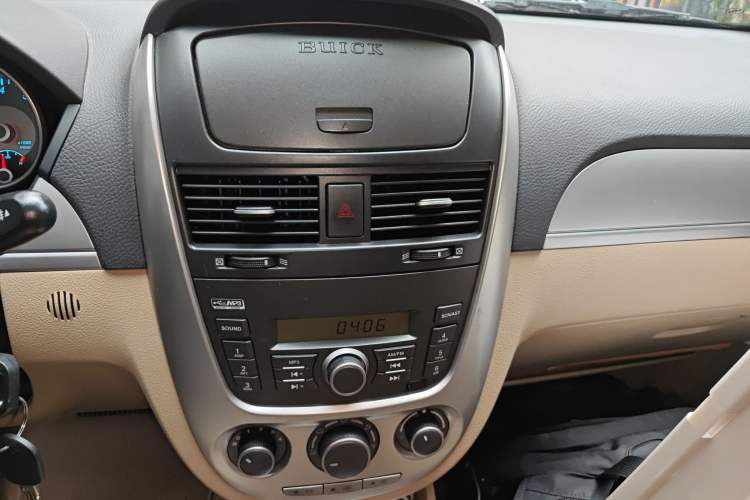 Used Buick Excelle 2013 1.5L Automatic Classic Model Audio And AC Panel