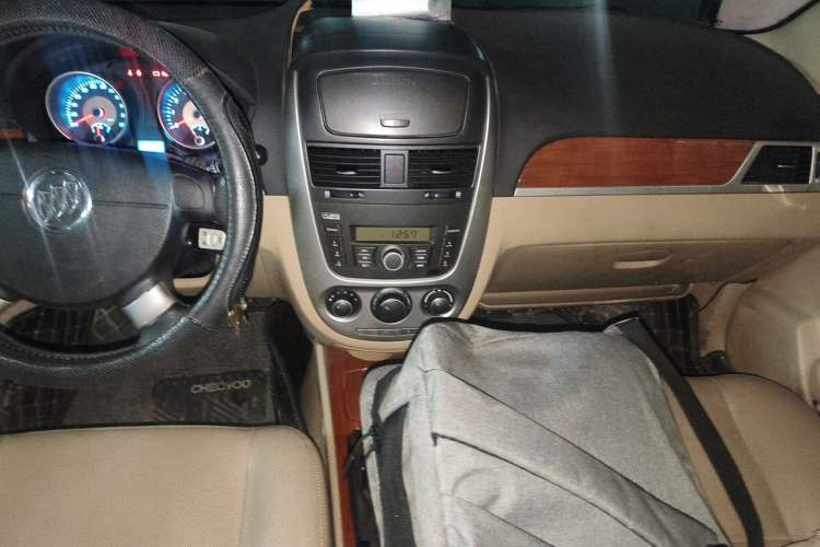 Used Buick Excelle 2013 1.5L Manual Luxury Model Audio And AC Panel