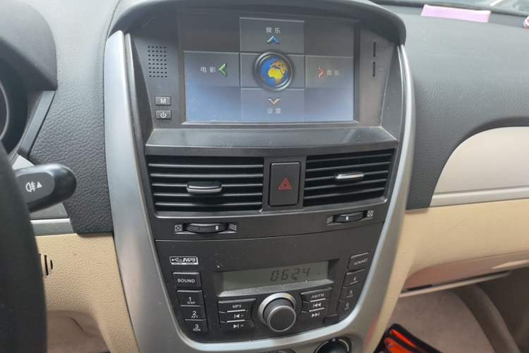 Used Buick Excelle 2013 1.5L Automatic Classic Model Audio And AC Panel