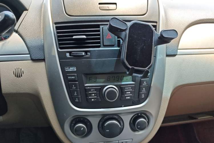 Used Buick Excelle 2013 1.5L Manual Classic Model Audio And AC Panel