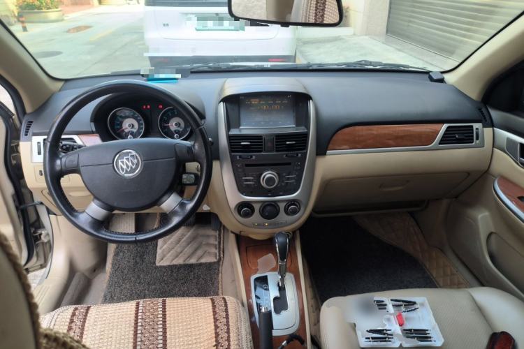 Used Buick Excelle 2013 1.5L Automatic Luxury Model Center Console