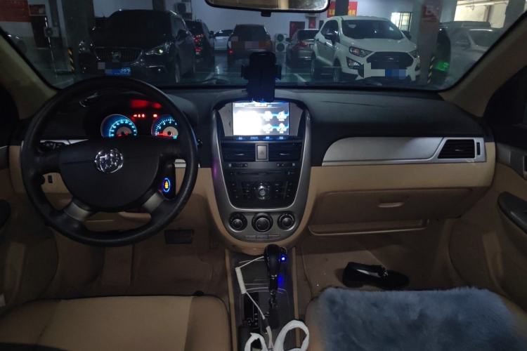 Used Buick Excelle 2013 1.5L Automatic Classic Model Center Console