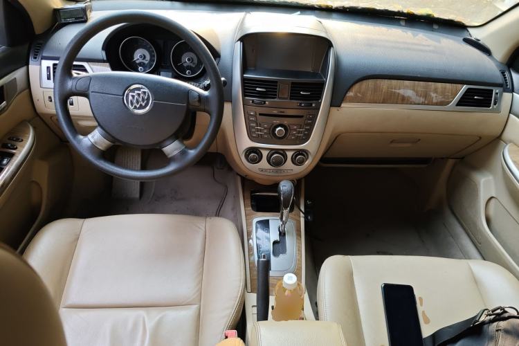 Used Buick Excelle 2013 1.5L Automatic Classic Model Center Console