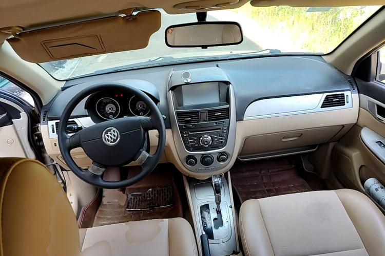 Used Buick Excelle 2013 1.5L Automatic Classic Model Center Console