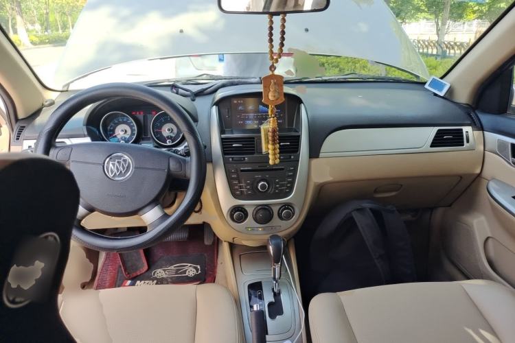 Used Buick Excelle 2013 1.5L Automatic Classic Model Center Console