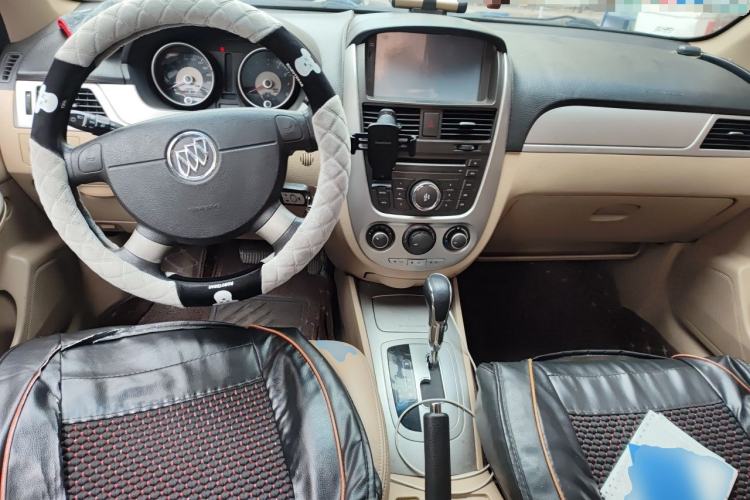 Used Buick Excelle 2013 1.5L Automatic Classic Model Center Console