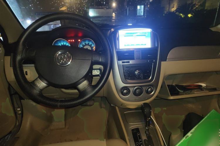 Used Buick Excelle 2013 1.5L Automatic Classic Model Center Console