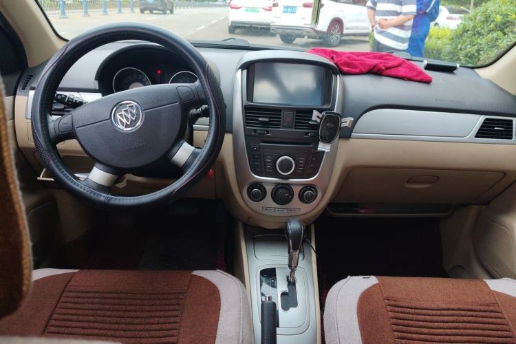 Used Buick Excelle 2013 1.5L Automatic Classic Model Center Console