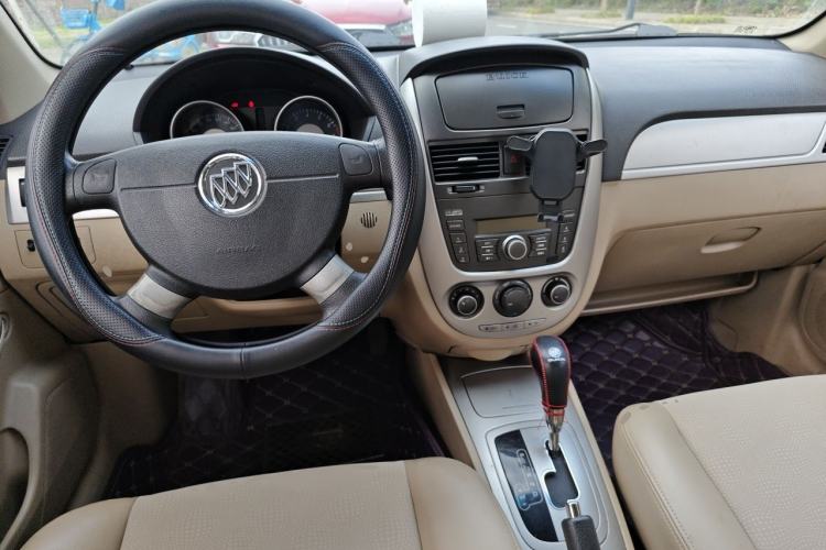 Used Buick Excelle 2013 1.5L Automatic Classic Model Center Console