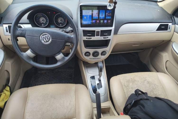 Used Buick Excelle 2013 1.5L Automatic Classic Model Center Console
