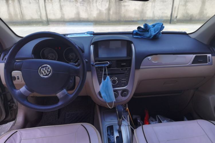 Used Buick Excelle 2013 1.5L Automatic Classic Model Center Console