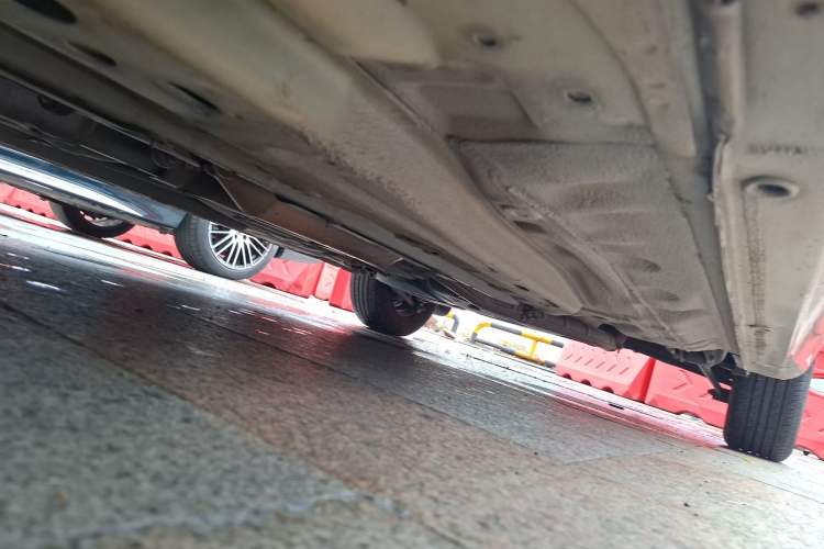 Used Buick Excelle 2013 1.5L Automatic Classic Model Chassis Front Left