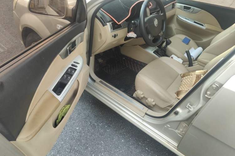 Used Buick Excelle 2013 1.5L Manual Classic Model Driver Seat