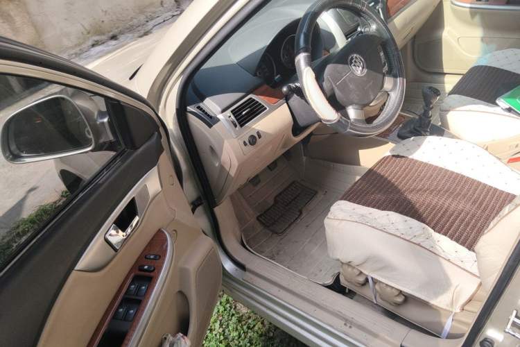 Used Buick Excelle 2013 1.5L Manual Luxury Model Driver Seat