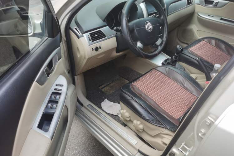 Used Buick Excelle 2013 1.5L Manual Classic Model Driver Seat