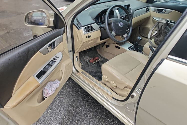 Used Buick Excelle 2013 1.5L Manual Classic Model Driver Seat