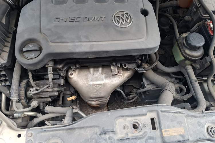 Used Buick Excelle 2013 1.5L Automatic Classic Model Engine Bay