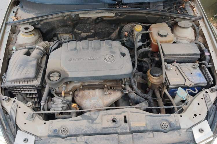 Used Buick Excelle 2013 1.5L Automatic Classic Model Engine Bay