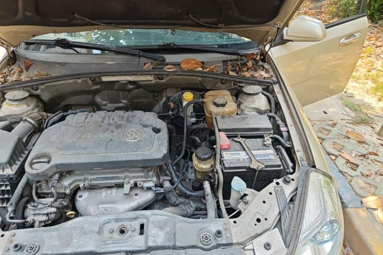 Used Buick Excelle 2013 1.5L Automatic Luxury Model Engine Bay Left