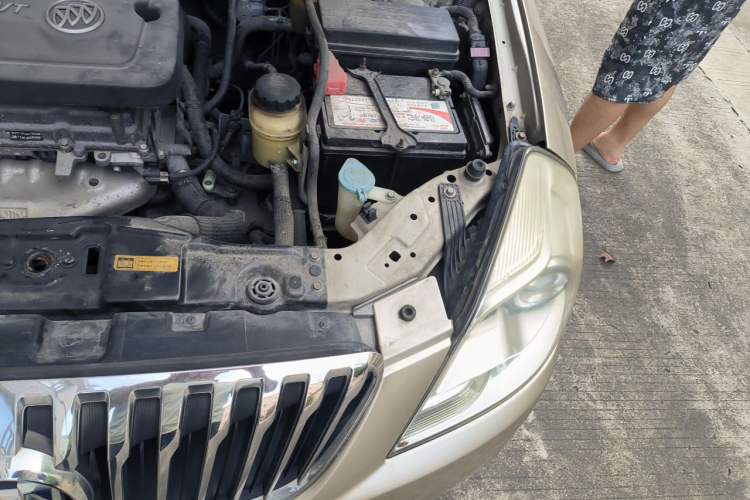 Used Buick Excelle 2013 1.5L Automatic Luxury Model Engine Bay Left