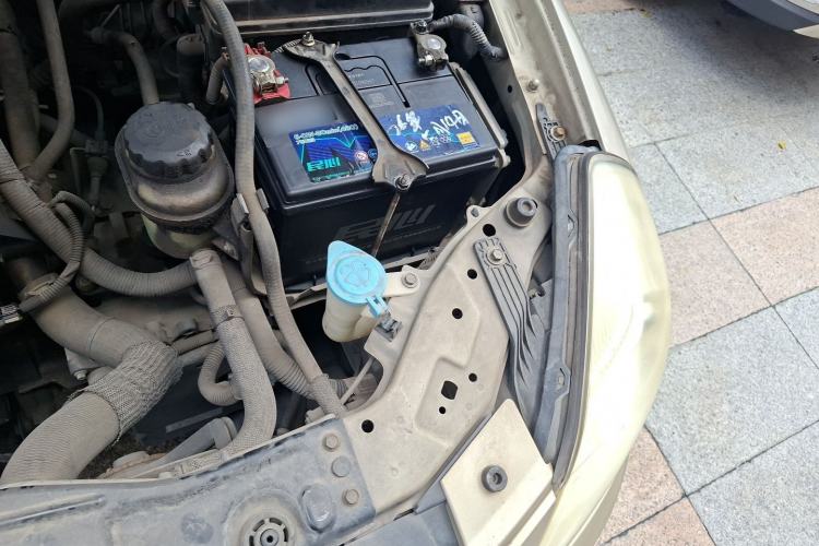 Used Buick Excelle 2013 1.5L Automatic Classic Model Engine Bay Left